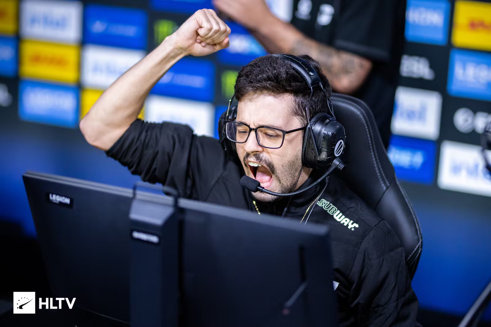 CS:GO赛事深度解析：职业战队如何在Major比赛中塑造电竞产业与职业选手的传奇