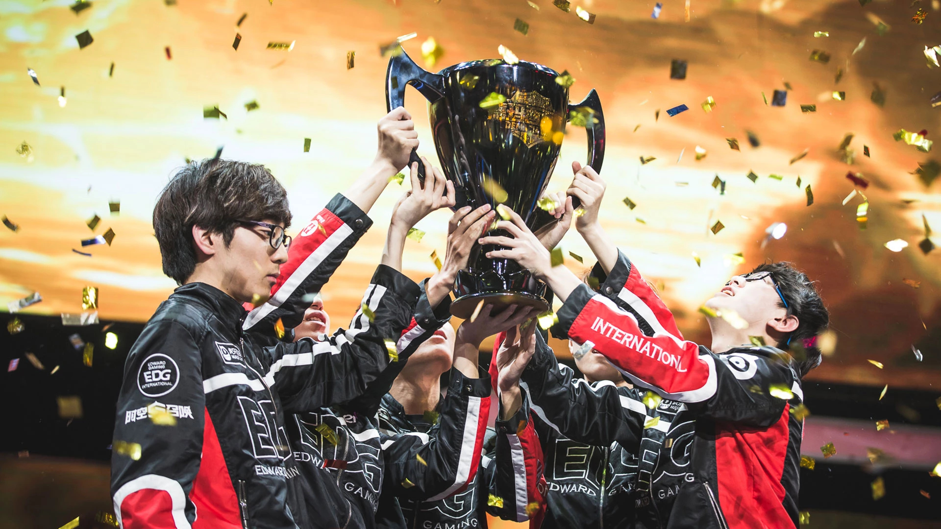 英雄联盟训练赛盘点：LPL赛区团队决策制胜，LCK队伍新版本英雄显威